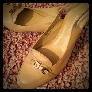 Etienne aigner kitten heel tan sling backs